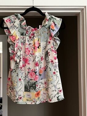 Floral Ruffle Sleeveless Top in Cream and Pink